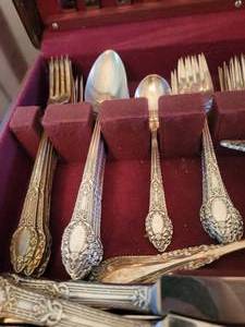 lot 76 image: Community Plate Flatware Service