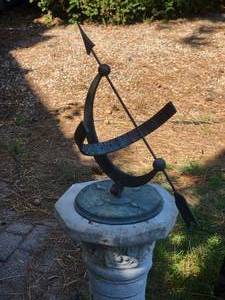 lot 44 image: Outdoor Concrete Pedestal Sundial