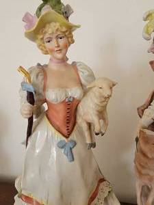 lot 118 image: Porcelain Shepherd Figurine Statue, pair