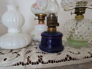 lot 112 image: Petite Oil Lantern Collection of 7, b