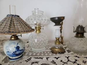 lot 114 image: Petite Oil Lantern Collection of 6, b