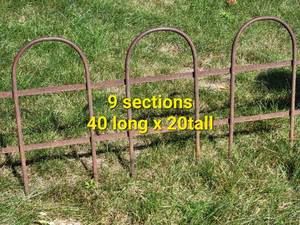 lot 29 image: Iron Hairpin Iron Fence Panels, set of 9