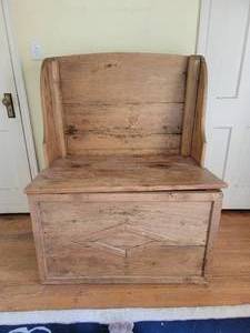 lot 1 image: Rustic Pine Wooden Bench