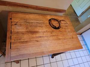lot 19 image: Rustic Rolling Butchers Block Island Cart