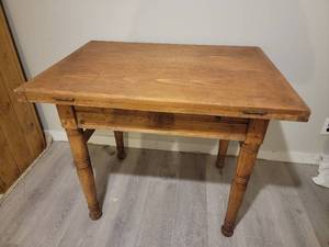 lot 46 image: Primitive Farmhouse Folding Table