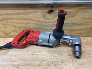 lot 28 image: MILWAUKEE 12 Right Angle Drill (1107-1)