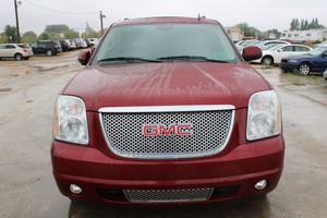 2011 GMC Yukon Denali 4X4 - 2 Owners -