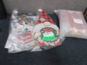 Christmas Dcor & Ornaments...