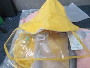6- Kid SunRain Hats...
