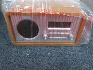 Wooden FM Radio Bluetooth Speaker w...