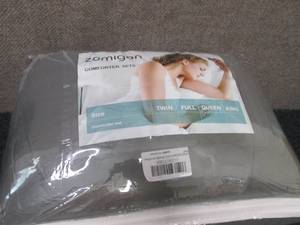 Queen Comforter Set...