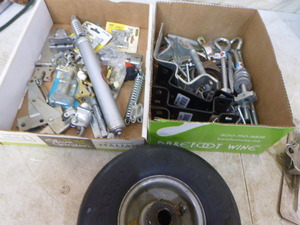 lot 32 image: Miscellaneous Hardware