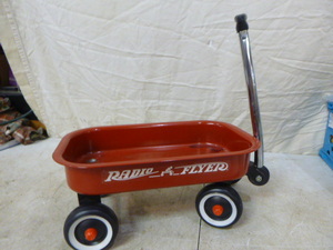 lot 59 image: Radio Flyer Wagon
