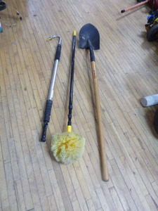 lot 90 image: Garage Tools