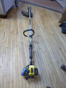 lot 98 image: John Deere Pro Series Weed Trimmer