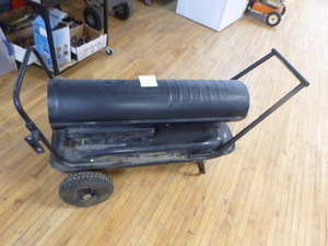 lot 1 image: Heat Hog Kerosene Heater