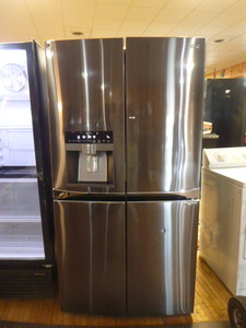 lot 5 image: LG 4 Door RefrigeratorFreezer