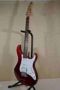 lot 2 image: Yamaha Pacifica Strat Style Electric Guitar