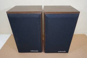 lot 6 image: Vintage Polk Audio Monitor Series 4 Bookshelf Speakers