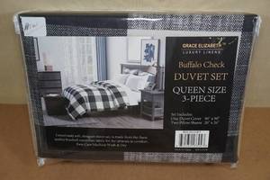 lot 94 image: NEW Grace Elizabeth Buffalo Check Duvet Set - Queen