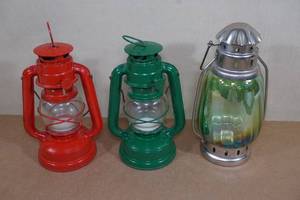 lot 95 image: Railroad Signal Type Lanterns - Green, Red, Colored Glass