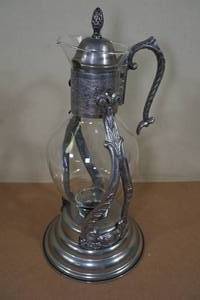 lot 115 image: Vintage Look Tiliting Warmer Glass