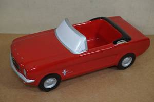 lot 130 image: Ford Mustang Teleflora Planter
