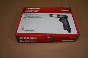 lot 138 image: Husky 38 Keyed Chuck Reversible Air Drill
