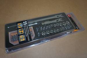 lot 143 image: GearWrench 14 Drive 55 Piece Ratchet and Socket Set