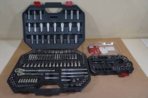 lot 152 image: Husky Ratchets and Sockets