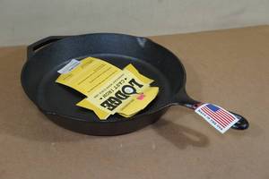lot 188 image: NEW Lodge 12 Cast Iron Skillet