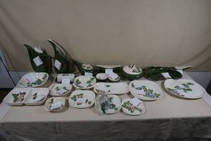 lot 195 image: Huge Red Wing Morning Glory Dish Collection - 100 Pieces