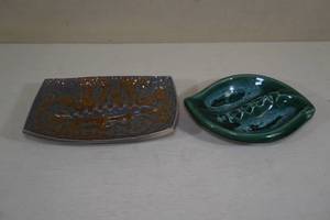 lot 203 image: Vintage Stoneware Ash Trays - Red Wing Glaze Sample