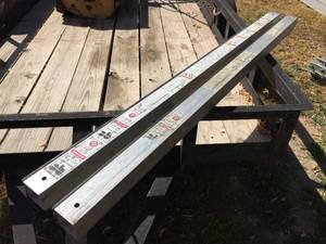 lot 60 image: Pair Qaul-Craft 6ft Pump Jack PoleExtensions