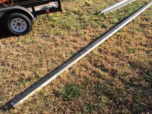 lot 71 image: Alum-A-Pole 16ft Pump Jack Pole