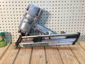 lot 86 image: Hitachi 3 14 Clip Head Nailer