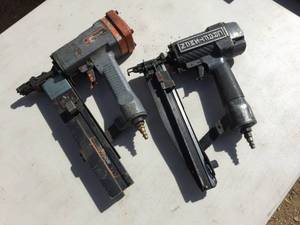 lot 87 image: Craftsman 16 ga Finish Nailer - Paslode Stapler