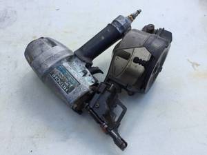 lot 89 image: Hitachi NV65AH 2 12 Coil Nailer