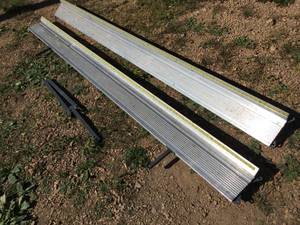 lot 99 image: Pair Saw Helper Ultrafence