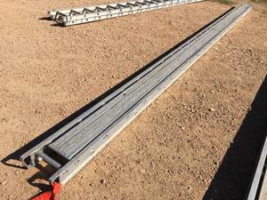 lot 104 image: 24 Aluminum Plank