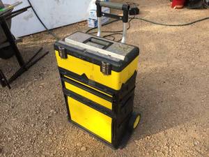 lot 119 image: Rolling SidingRoofing ToolParts Organizer Caddy