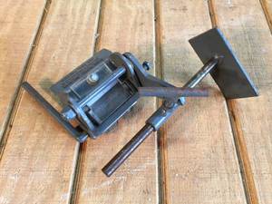 lot 122 image: Flipstop Fence Gage