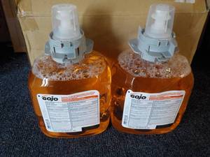 lot 150 image: 2 - 48 oz Jugs GOJO Luxury Hand Soa...