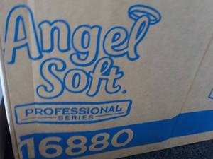 lot 153 image: Case of 80 Individually Wrapped Ang...