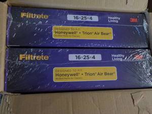 lot 174 image: 2 - 16 x 25 x 4 Filtrate Filters...
