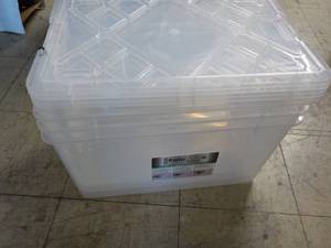 lot 199 image: 5 totes, 3 with Covers...