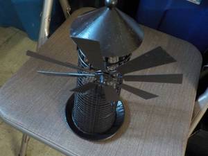 lot 207 image: Metal Windmill Bird Feeder...