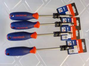 lot 211 image: 4 Work Pro Screwdrivers...