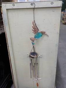 lot 219 image: Solar Hummingbird Chime...