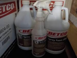 lot 230 image: 2 Gallon Jugs BETCO Ultra Foam Degr...
